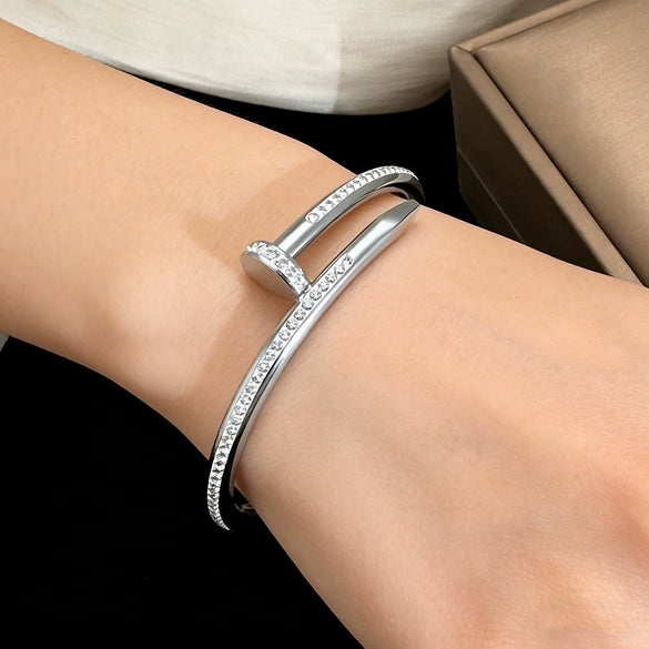 Wholesale Titanium Steel Vacuum Electroplated And Polished Nonfading Full Diamond Nail Bracelet With Exquisite Clasp Design Geometric Temperament Style Jewelry Accessories