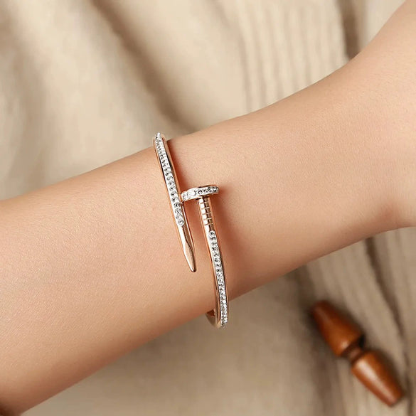 Wholesale Titanium Steel Vacuum Electroplated And Polished Nonfading Full Diamond Nail Bracelet With Exquisite Clasp Design Geometric Temperament Style Jewelry Accessories