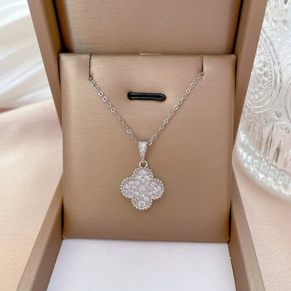Wholesale Titanium Steel Women's Diamond Flower Ochain Necklace With Geometric Pattern And Cartoon Style