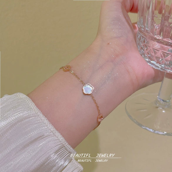 Wholesale Titanium Steel Women's Flower Pattern Electroplated Bracelet