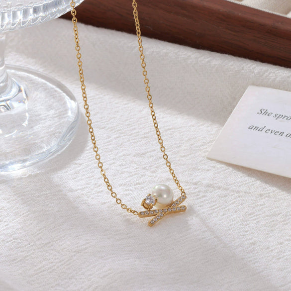 Wholesale Titanium Steel Women's Geometric Bowknot Necklace With Electroplating And O Word Chain