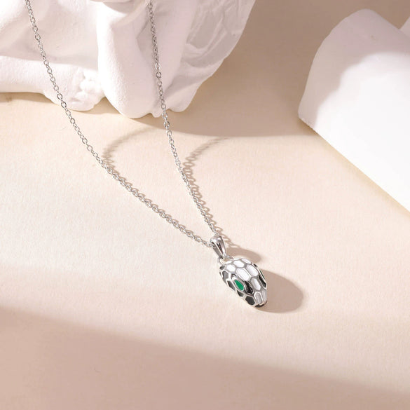 Wholesale Titanium Steel Women's Geometric Snake Head Pendant O Word Chain Necklace With Electroplating