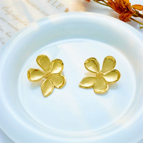 Wholesale Titanium Steel Women's Irregular Fivepetal Flower Electroplated Ear Stud Jewelry Accessories