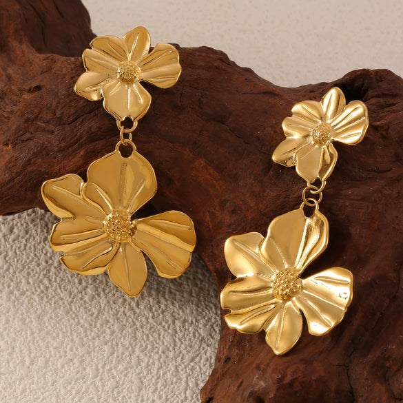 Wholesale 316L Stainless Steel Women's Retro Elegant Two Layer Texture Flower Geometric Earrings With Electroplating Design
