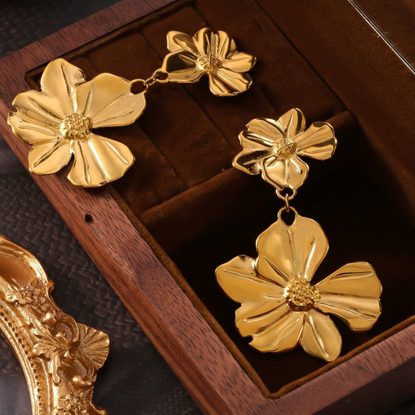 Wholesale 316L Stainless Steel Women's Retro Elegant Two Layer Texture Flower Geometric Earrings With Electroplating Design