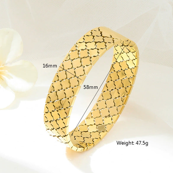 Wholesale Titanium Steel Wrist Bracelet Fourleaf Clover Pattern Electroplated Highend Jewelry