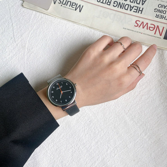 Wholesale Trendy Fashion Round Quartz Watches For Men And Women Alloy Case And Ordinary Glass Mirror Leisure Style