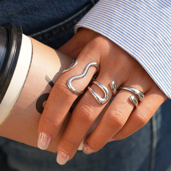 Wholesale Unisex And Women's Geometric Stainless Steel Vacuum Plated Rings With Irregular Line Design