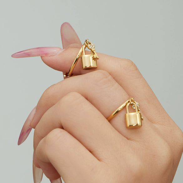 Wholesale Unisex Cold Style Geometric Stainless Steel Electroplated Micropaved Zircon Lock Key Tassel Open Stacked Ring