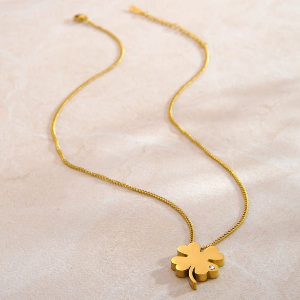 Wholesale Unisex Electroplated Geometric Fourleaf Clover Stainless Steel Necklace Light Luxury Style