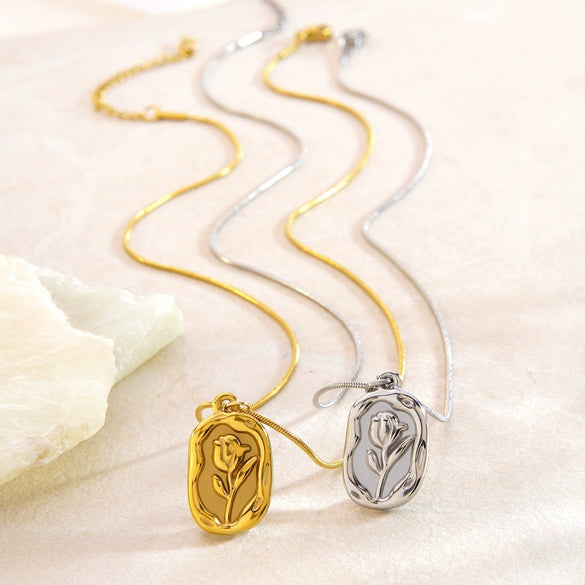 Wholesale Unisex Electroplated Stainless Steel Flower Shape Necklace