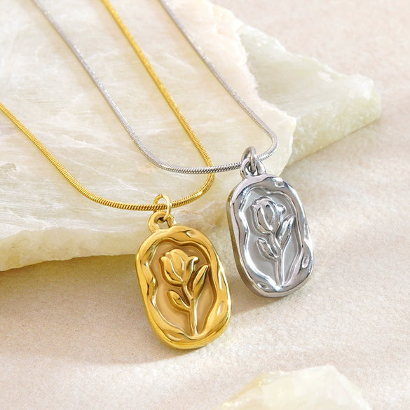 Wholesale Unisex Electroplated Stainless Steel Flower Shape Necklace