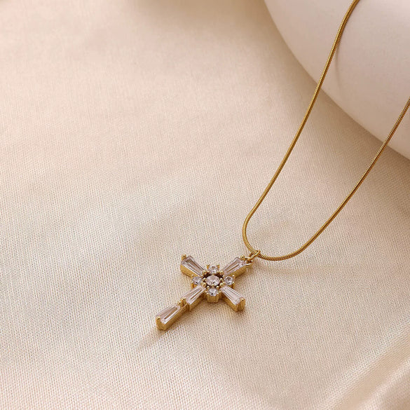 Wholesale Unisex Geometric Cross Necklace Made Of Environmentally Friendly Copper With Gold Electroplating