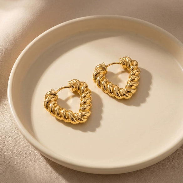 Wholesale Unisex Geometric Electroplated Stainless Steel Heartshaped Twist Ear Hoops Jewelry