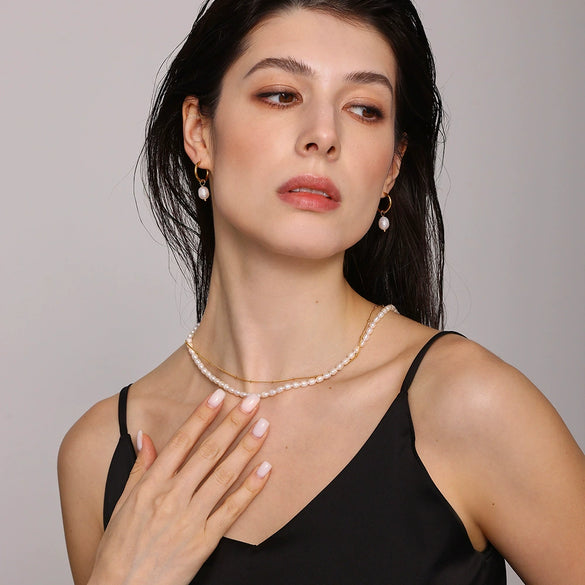 Wholesale Unisex Geometric Stainless Steel And Freshwater Pearl Electroplated Doublelayer Necklace