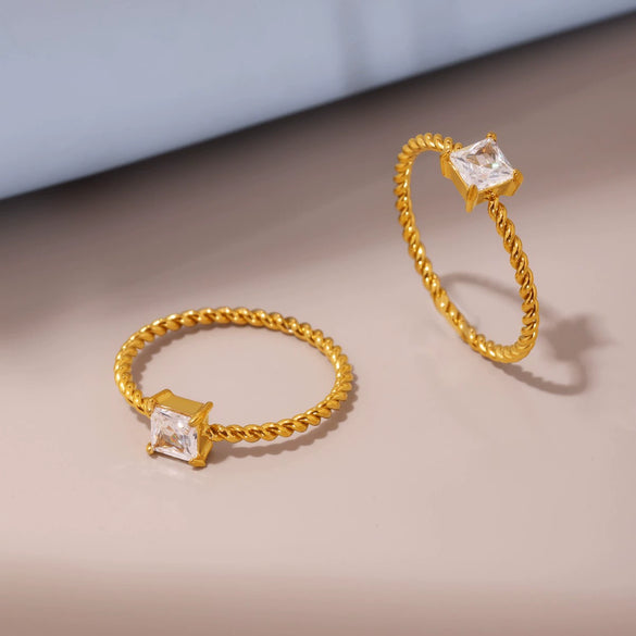 Wholesale Unisex Geometric Stainless Steel And Zircon Inlaid Finger Ring With Pvd Vacuum Gold Plating