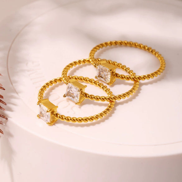 Wholesale Unisex Geometric Stainless Steel And Zircon Inlaid Finger Ring With Pvd Vacuum Gold Plating