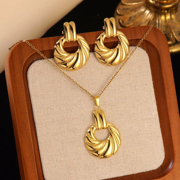 Wholesale Unisex Irregular Hollow Geometric Stainless Steel Earrings And Pendant Necklace With Electroplating