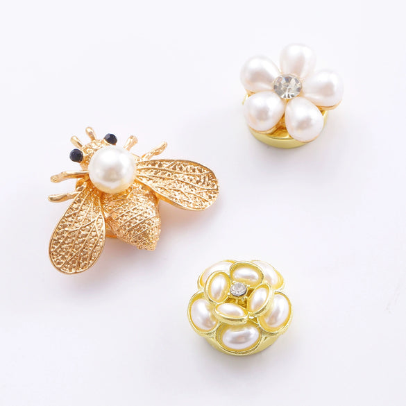 Wholesale Unisex Light Luxury Style Flower Pattern Alloy Electroplated Shirt Buttons And Button Covers Accessories