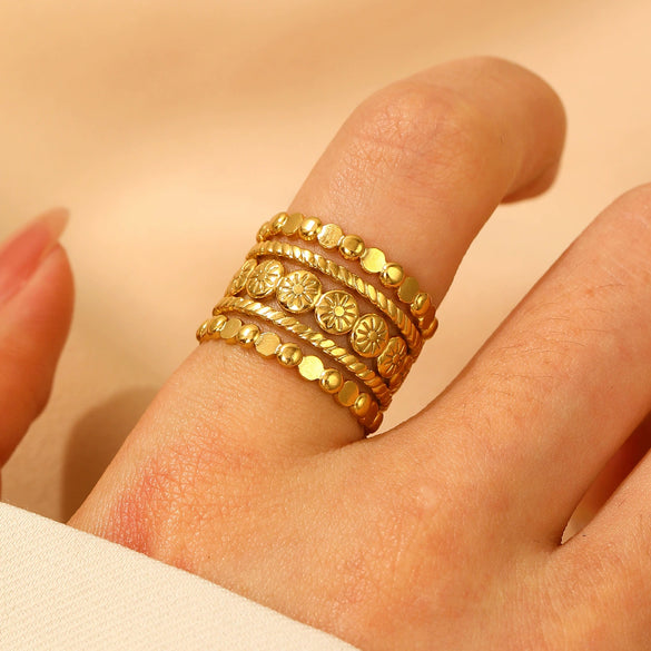 Wholesale Unisex Retro Court Style Geometric Pattern Stainless Steel Hollow Carved Electroplated Ring