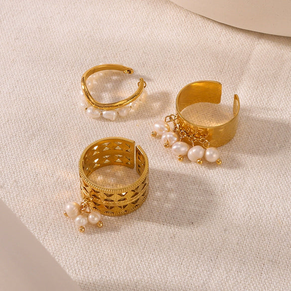 Wholesale Unisex Retro Style Natural Pearl Pendant With 18K Furnace Vacuum Plated Hollow Ring Opening Adjustable Made Of Stainless Steel Geometric Pattern