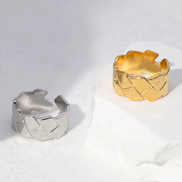 Wholesale Unisex Simple Retro Couple Pair Ring In Titanium Steel With Geometric Design