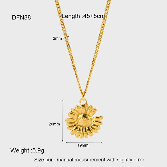 Wholesale Unisex Stainless Steel And Titanium Steel Flower Pendant Necklace With 18K Gold Plating