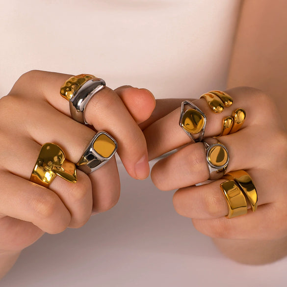 Wholesale Unisex Stainless Steel Casting Ring With Gold And Steel Color Matching Geometric Pattern 18K Furnace Vacuum Plated