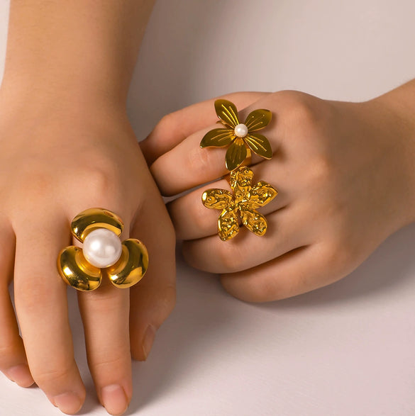 Wholesale Unisex Stainless Steel Flower Pearl Ring With Geometric Pattern And 18K Furnace Vacuum Plating