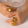Wholesale Unisex Stainless Steel Flower Pearl Ring With Geometric Pattern And 18K Furnace Vacuum Plating