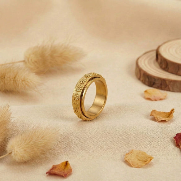 Wholesale Unisex Titanium Steel Electroplated Threedimensional Plum Blossom Relief Rotating Ring Luxury Metal Accessories