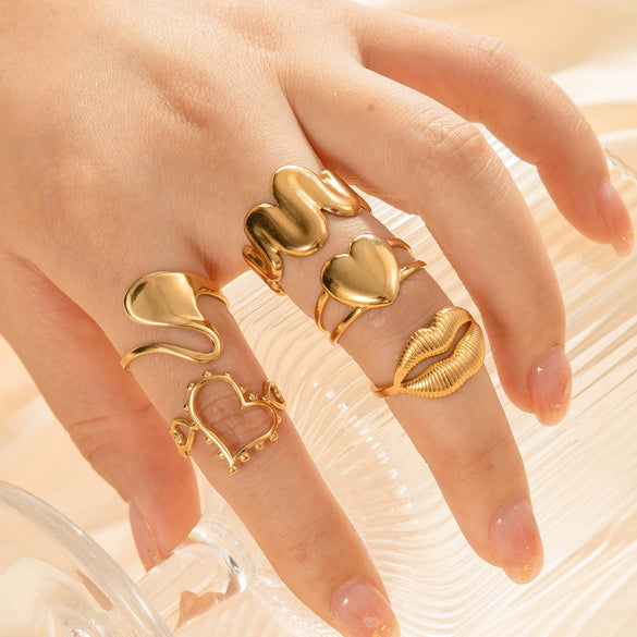 Wholesale Unisex Titanium Steel Love Lip Opening Adjustable Ring With Heart Shape Pattern And Electroplating Design