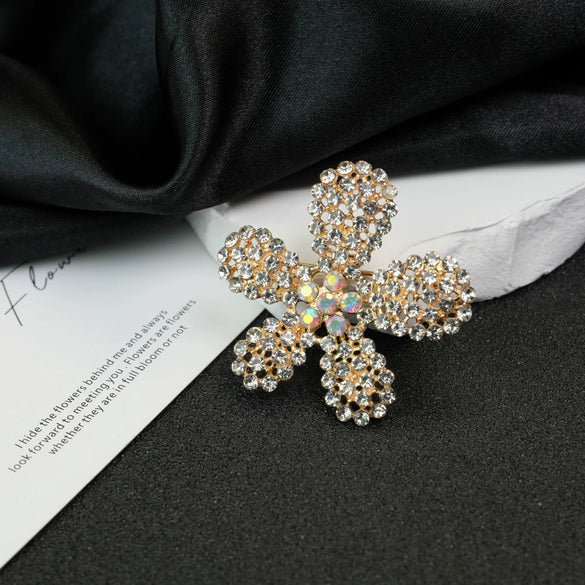 Wholesale Vintage Alloy Flower Shaped Diamond Encrusted Women's Brooch Jewelry With Electroplating
