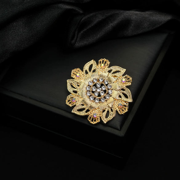 Wholesale Vintage Diamondencrusted Brooch Zinc Alloy Geometric Wave Pattern Electroplated Women's Clothing Accessories
