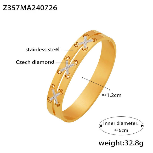 Wholesale Vintage Exaggerated Cross Bracelet Jewelry In 316L Stainless Steel With Geometric Design And Electroplating