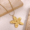Wholesale Vintage Exaggerated Gold Plated Stainless Steel And Titanium Steel Flower Stamen Pendant Collarbone O Word Chain For Women