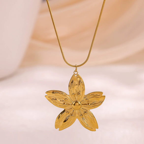 Wholesale Vintage Exaggerated Gold Plated Stainless Steel And Titanium Steel Flower Stamen Pendant Collarbone O Word Chain For Women