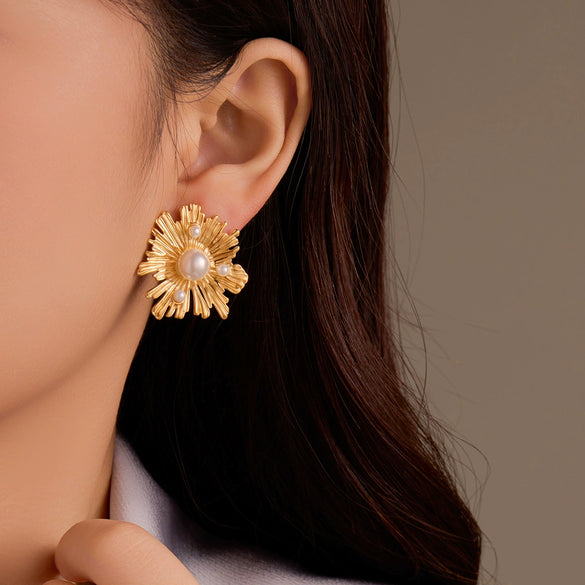 Wholesale Vintage French Retro Stainless Steel Earrings With Irregular Petals Lines Inlaid With Pearl And Electroplating Treatment