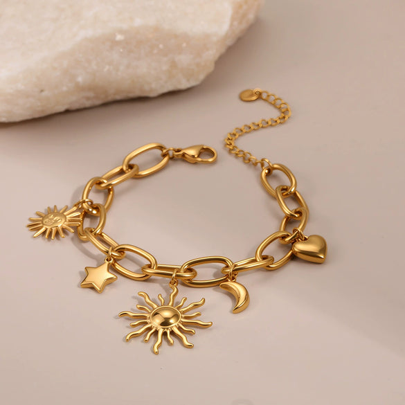 Wholesale Vintage Geometric Electroplated 18K Gold Stainless Steel Moon Heart Sun Pendant Bracelet For Women