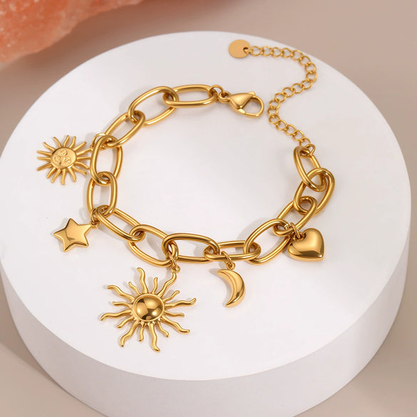 Wholesale Vintage Geometric Electroplated 18K Gold Stainless Steel Moon Heart Sun Pendant Bracelet For Women