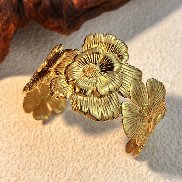 Wholesale Vintage Geometric Flower Stainless Steel Electroplated Bracelet Jewelry