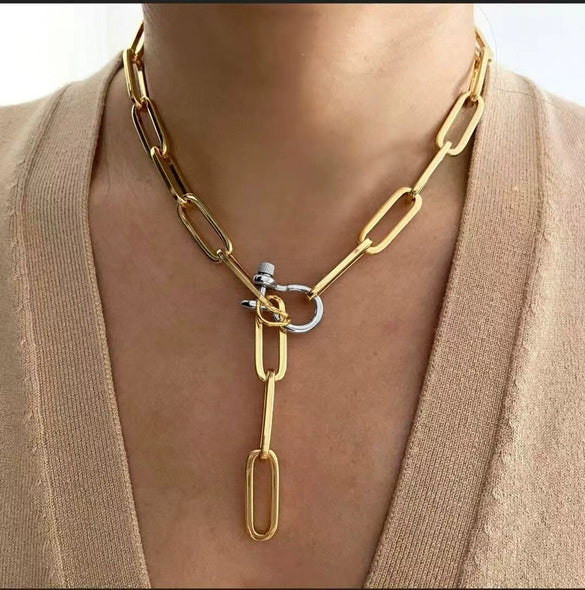 Wholesale Vintage Ins Style Ushaped Titanium Steel Electroplated Horseshoe Necklace For Women