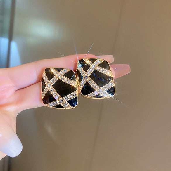 Wholesale Vintage Metal Geometric Design Electroplated Silver Pin Earrings For Women