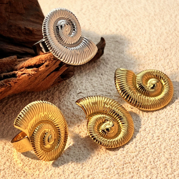 Wholesale Vintage Stainless Steel Conch Earrings With Small Animal Patterns And Electroplating Treatment For Women