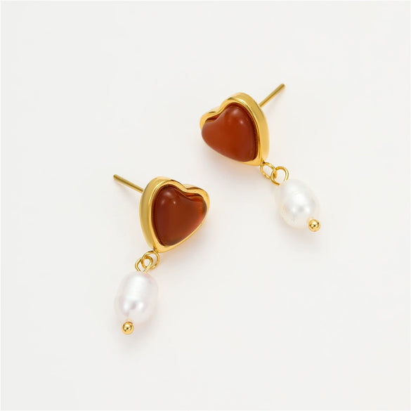Wholesale Vintage Stainless Steel 18K Heart Shaped Pendant Necklace And Earrings Set Inlaid With Red Agate And Natural Pearl For Women With Electroplating Treatment
