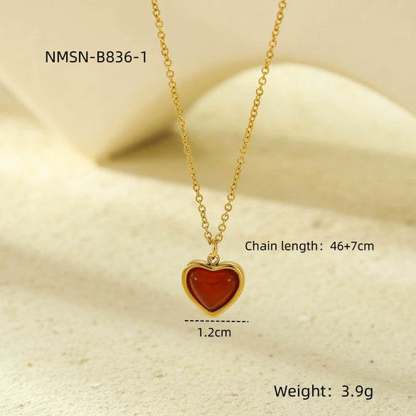 Wholesale Vintage Stainless Steel 18K Heart Shaped Pendant Necklace And Earrings Set Inlaid With Red Agate And Natural Pearl For Women With Electroplating Treatment