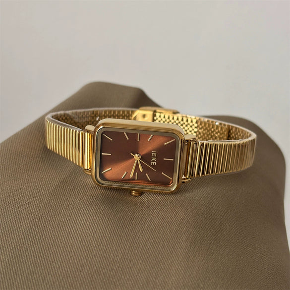 Wholesale Vintage Style Golden Quartz Watch For Women With Alloy Case And Stainless Steel Strap