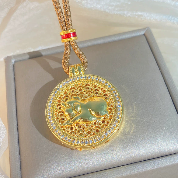 Wholesale Vintage Style Goldplated Brass Round Zodiac Sign Pendant Necklace With Diamonds