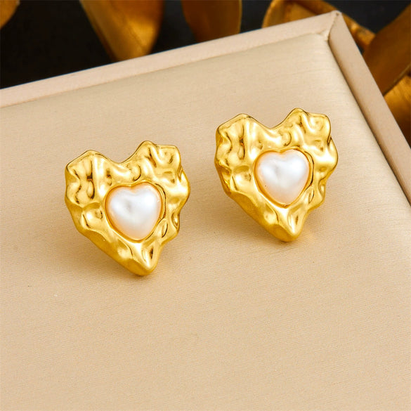Wholesale Vintage Style Heart Shape Stainless Steel Inlaid Pearl Electroplated Earrings For Women