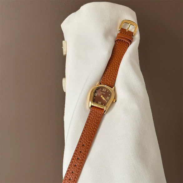 Wholesale Vintage Style Square Dial Women's Watch With Super Fiber Strap And Alloy Case